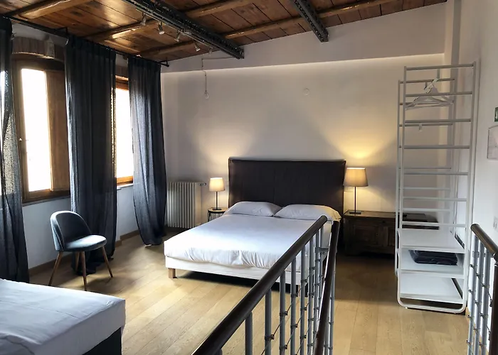 Giuturna Boutique