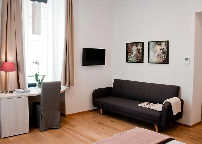 Giuturna Boutique